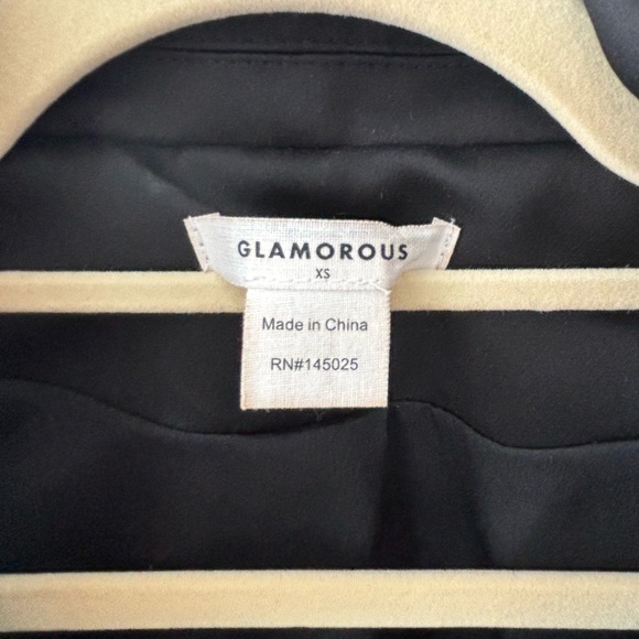 Glamorous black blazer with feather cuffs. Size xs - Picture 3 of 4